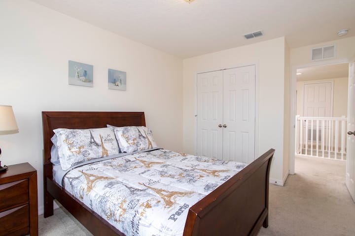 Pohodlný, plyšový matrac vás donúti spať na mrakoch.