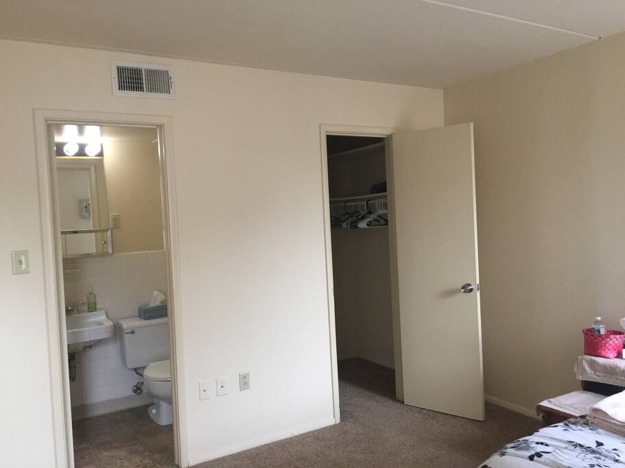 0.5bath and dresser in the bedroom