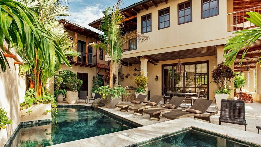 Oceanfront Villa With Pool & Beach Club – StuCasa