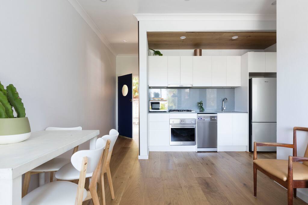 Clean & modern, open plan