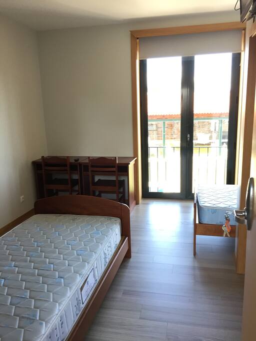 Quarto vista entrada cama 1
