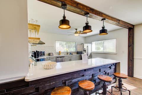 Saint Amatus Minutes To Beach & Just Remodeled