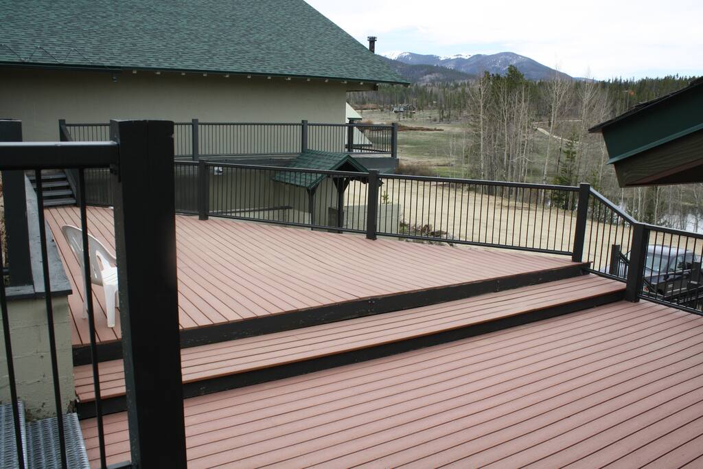 A deck wth a view.