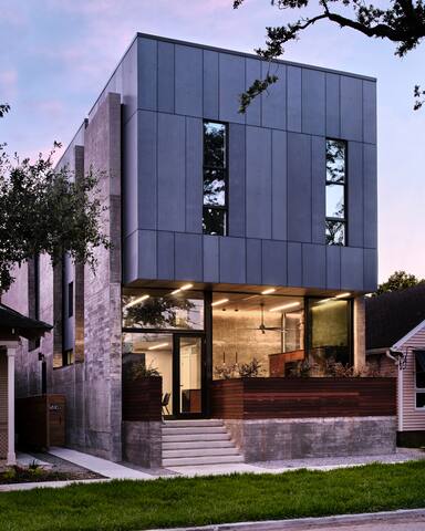 Remarkable Mid-City Dwelling gallery image 4