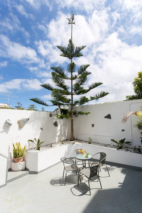Enjoy breakfast, take a sunbath, read a book... can you imagine here?