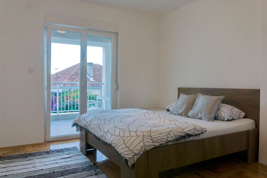 Master bedroom with memory foam matress