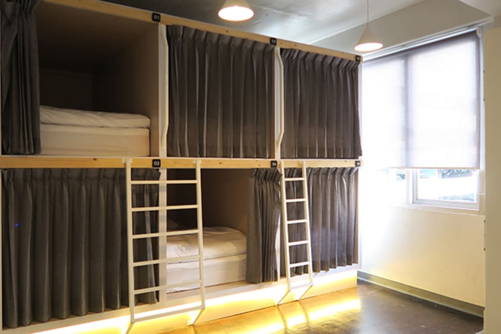 6 Capsule Beds Dormitory