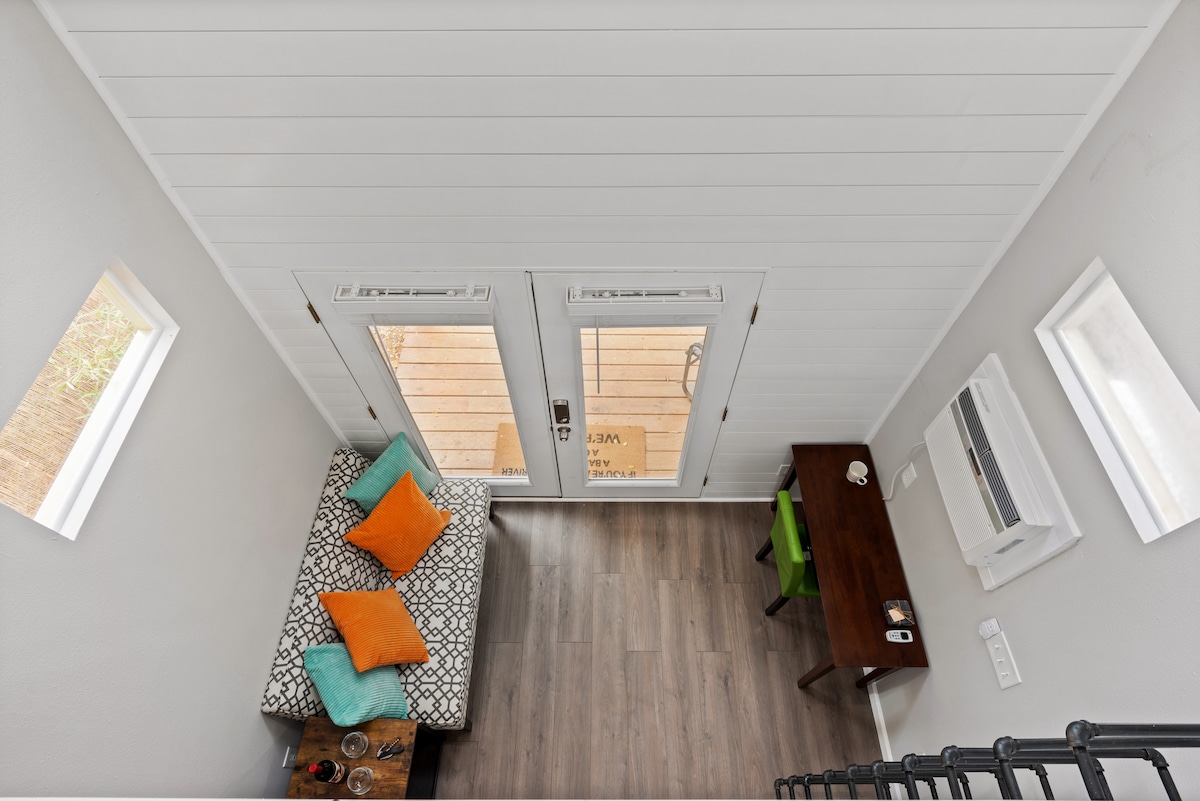 Tiny House, Big Personality w/ Hot Tub