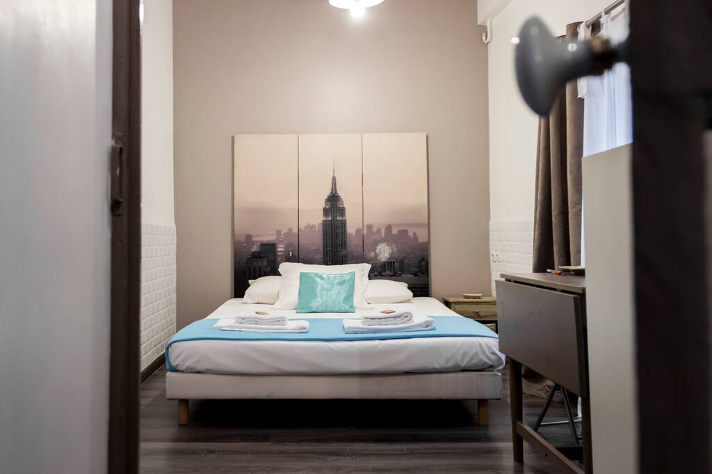 Lit en 160 avec linge de maison fourni