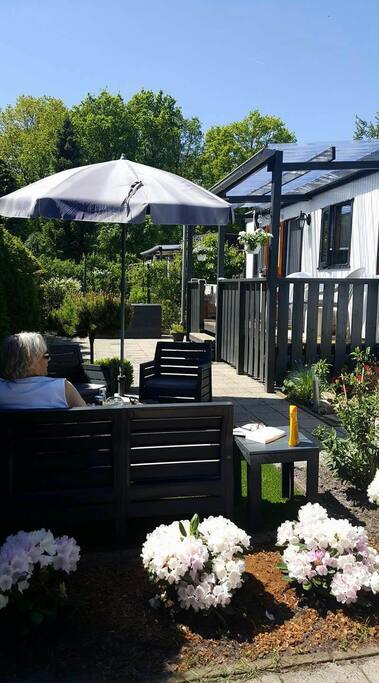 recreëren in de tuin.