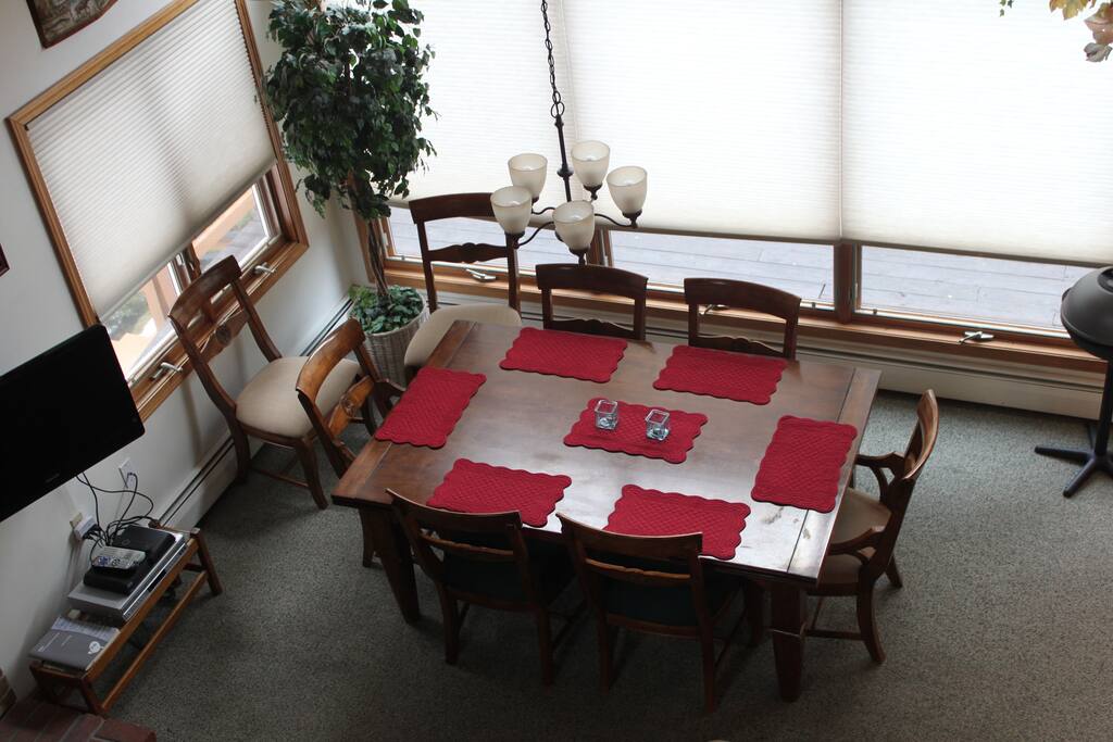 Main Level - Dining Area