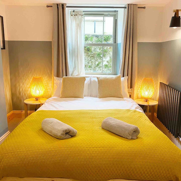 Bedroom with double bed