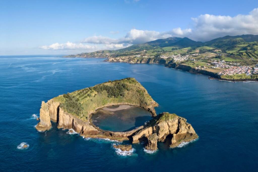 Galão d’Vila (T2) Breathtaking Ocean View - Vila Franca Do Campo의 게스트용 별채에서 살아보기, Açores, 포르투갈