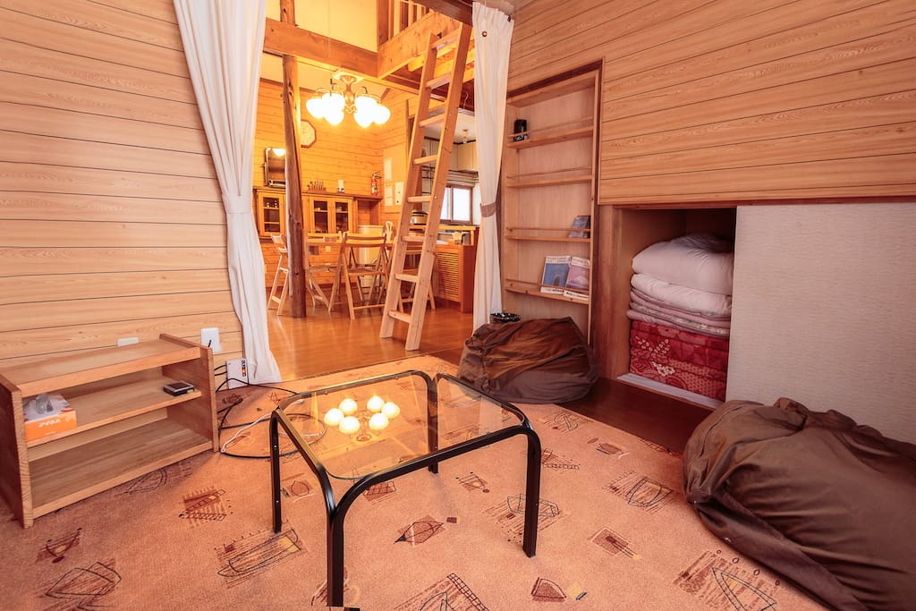 Lounge room that can sleep 2