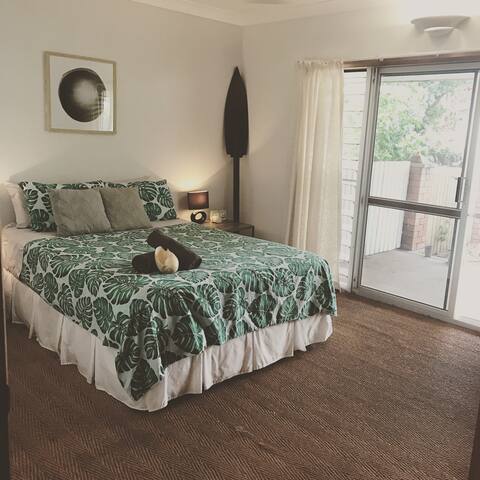 Beach room - Rest Your Head Port Douglas