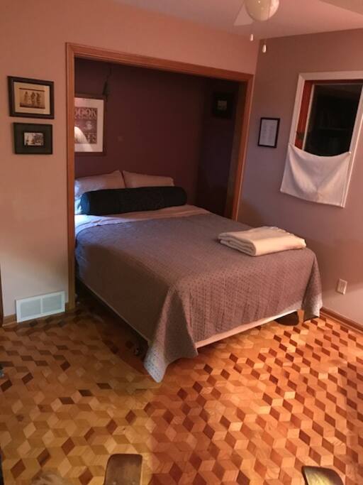 comfortable queen bed