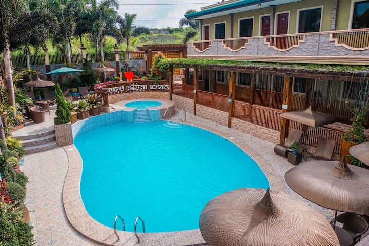 Villa Allyza 4-8 rooms Private Resort in Tagaytay