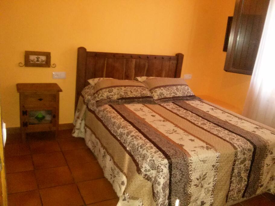 Habitación doble 2 personas mas una cuna y ropero empotrado