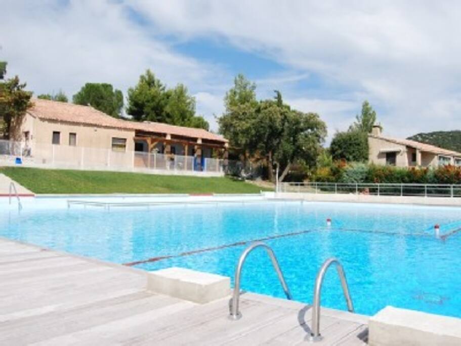 Piscine remplie de mi-mai à debut octobre