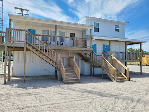 Apartment with free boat ramp off Pungo Creek.