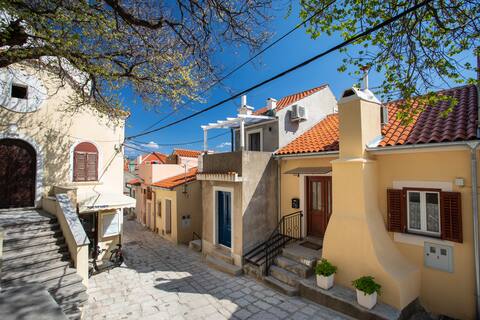 Small house in Baška