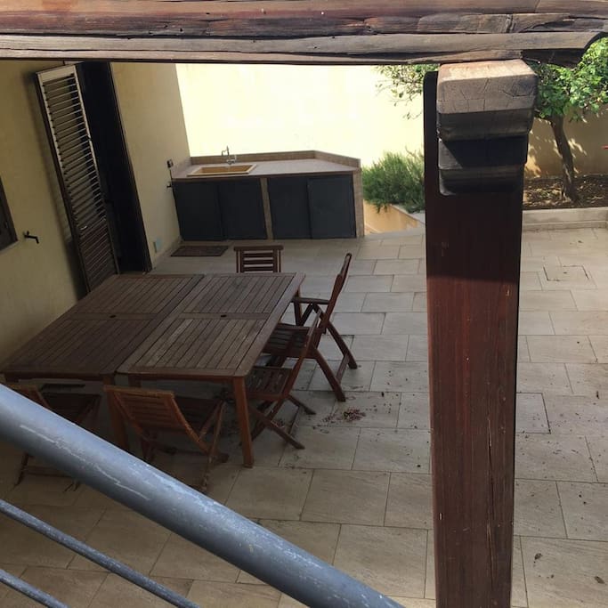 veranda al coperto molto spaziosa
