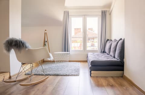 Stylish loft studio with balcony & 2 free bikes