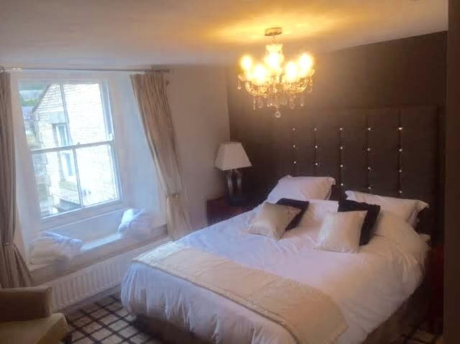 The Ratcliffe Room overlooking the South River Tyne