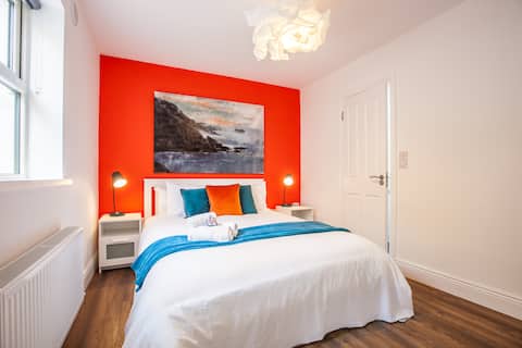 Purty Townhouse-Spacious 2 bedroom/2 bathroom unit