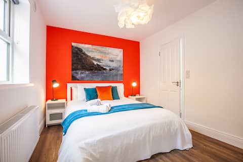 Purty Townhouse-Spacious 2 bedroom/2 bathroom unit