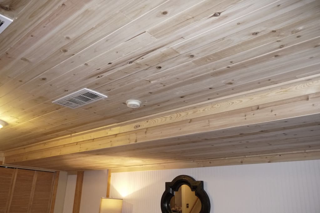 Beautiful, new cedar ceilings in the common area.
Show photo list