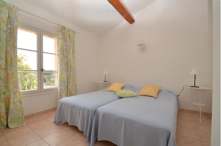 Chumba cha kulala 4 ghorofani