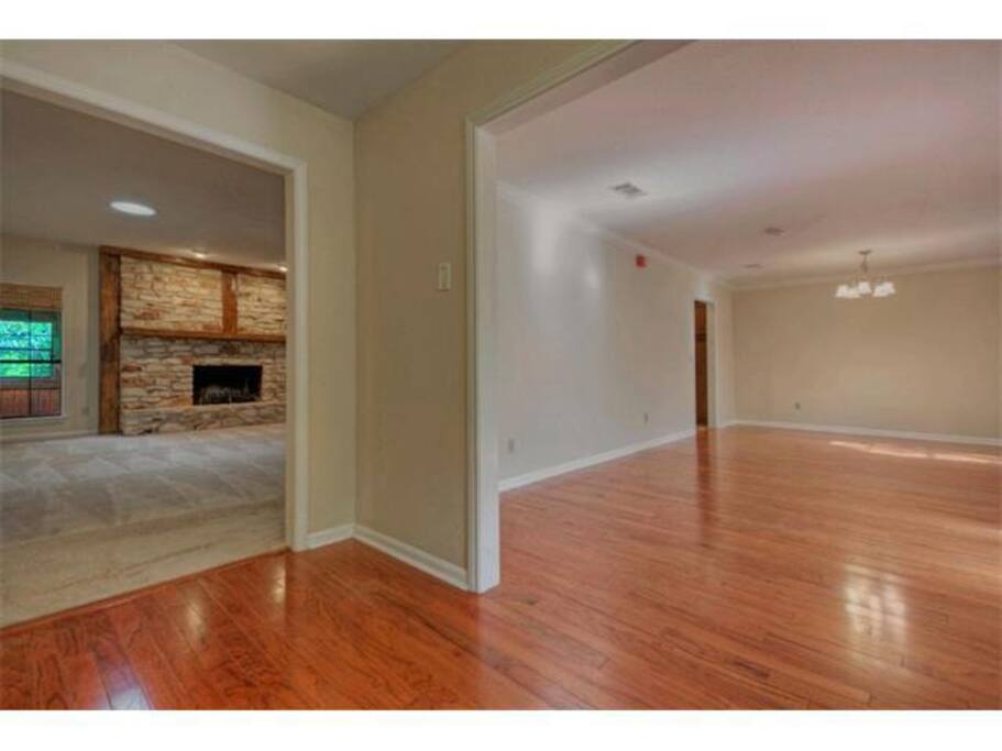Large Family/Dining area