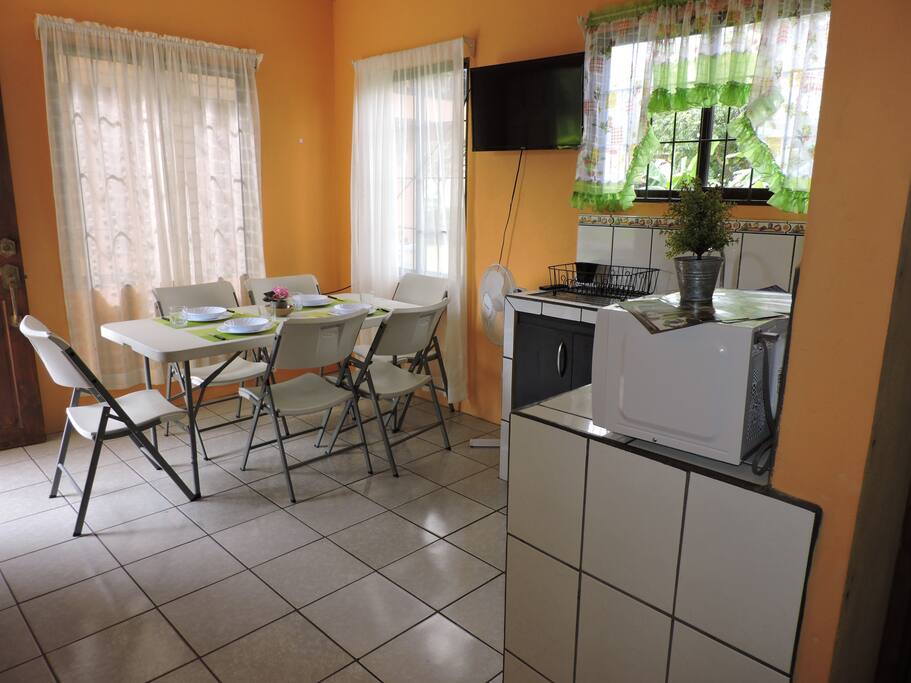 Equipment Kitchen / Cocina Equipada