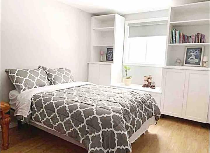 Bedroom 4
Double Size Bed that can sleep 2
Closet
