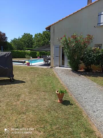 Très belle villa Blanquefort 4 ch/ clim/piscine gallery image 2