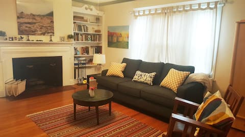Bright, Practical & Easy Living