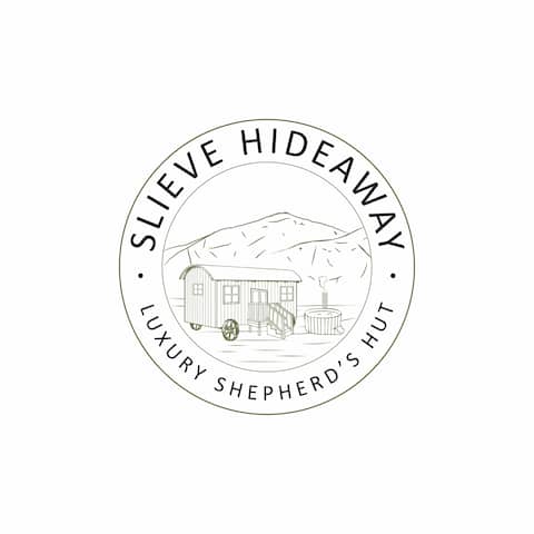 Luxury Shepherd’s Hut with hot tub wood-fired
