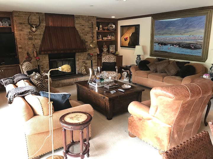 Heart of Vail Village 3 Bedroom Condo