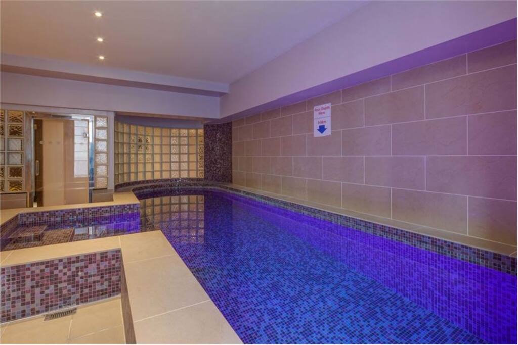 relaxing pool and jacuzzi