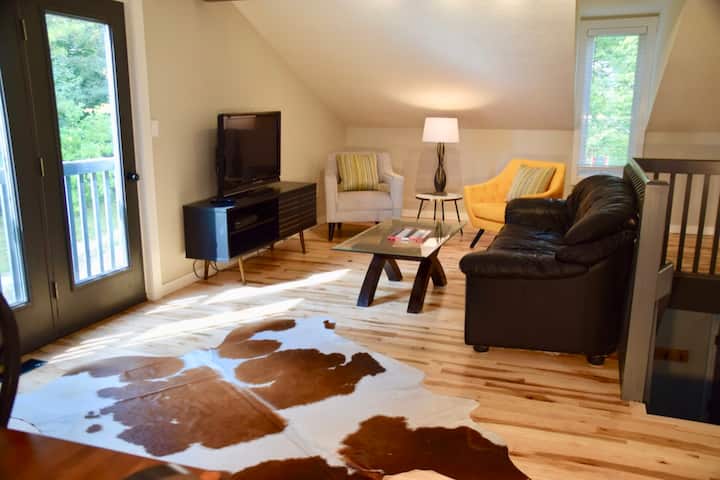 Cottontail Coach House - Sleeps 6 - Fergus