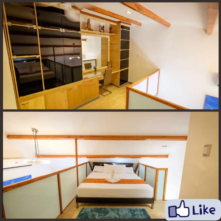 Spacious design at the Loft with King sized bed, with Smart Tv link to Netflix and with own bathroom.