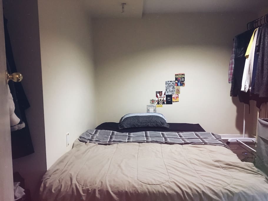 Cozy on up in the junior bedroom