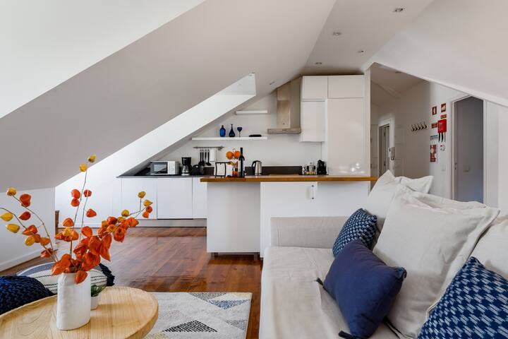 A Captivating Apartment Close to River Tagus in Lisbon gallery image 5