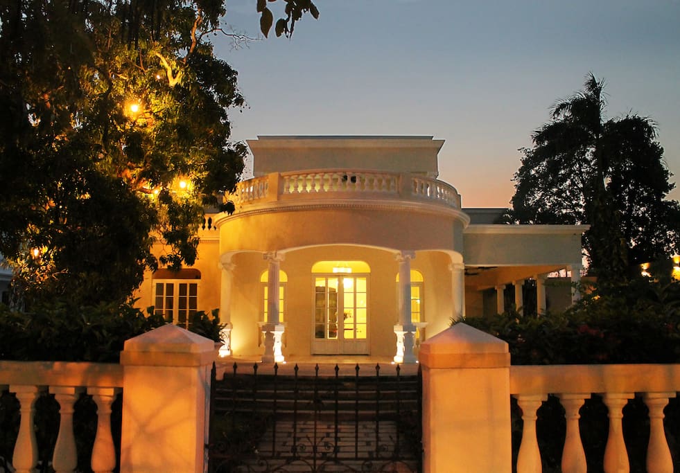 Exclusive and luxurious old mansion at the best location