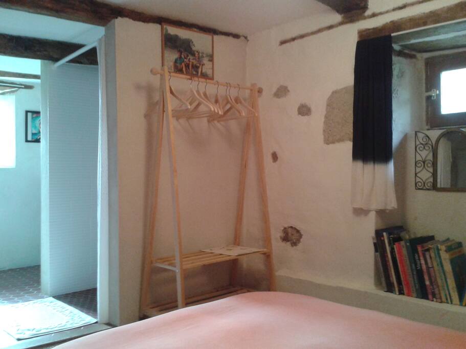 la chambre communique avec salle de douche à l'italienne