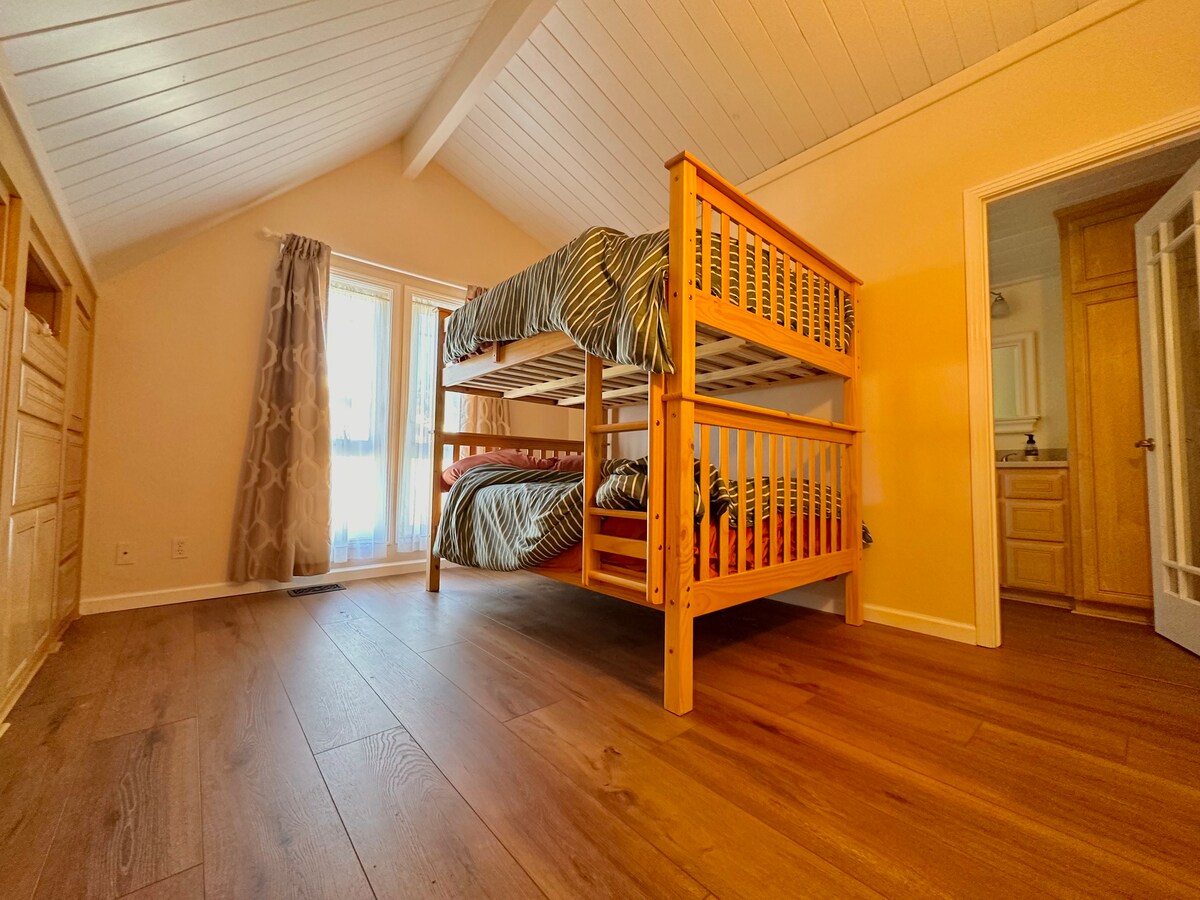 Upstairs bedroom with full size bunk bed, an air mattress is also available. 