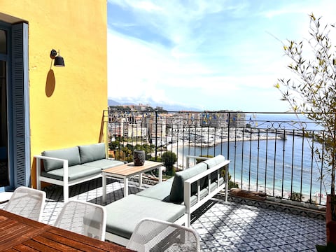 House of 5 bedrooms with sea view close to Monaco