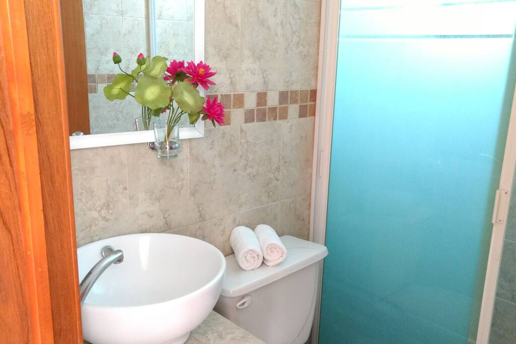 Baños limpios y amplios