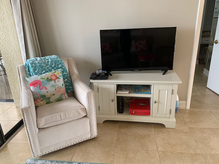 Waterfront Condo 302d, Fabulous Location! - Naples, FL
